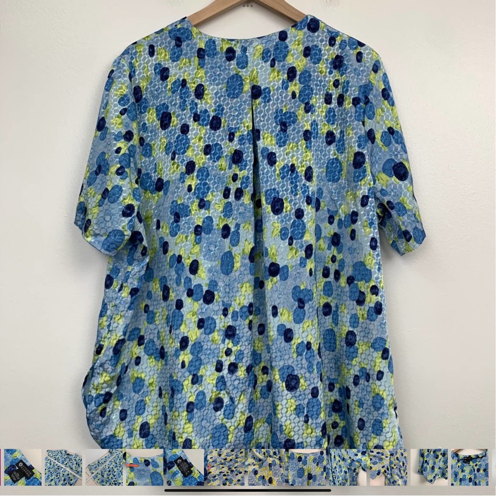 Maggie Barns Top Size 22W Satin Floral Short Sleeve Pleated Button Front Blue